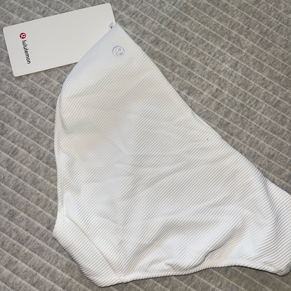 lulu lemon bikini bottoms! - Picture 3 of 3